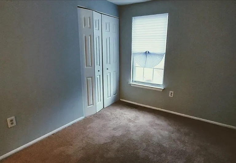 2561 Robinson Pl — Photo 4