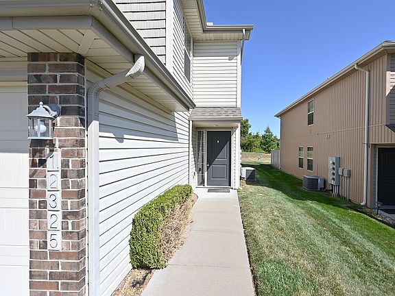3rd image of 12325 NW Foxcreek Dr