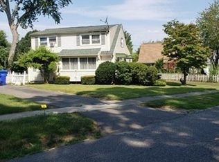 76 Canterbury Rd, Springfield, MA 01118