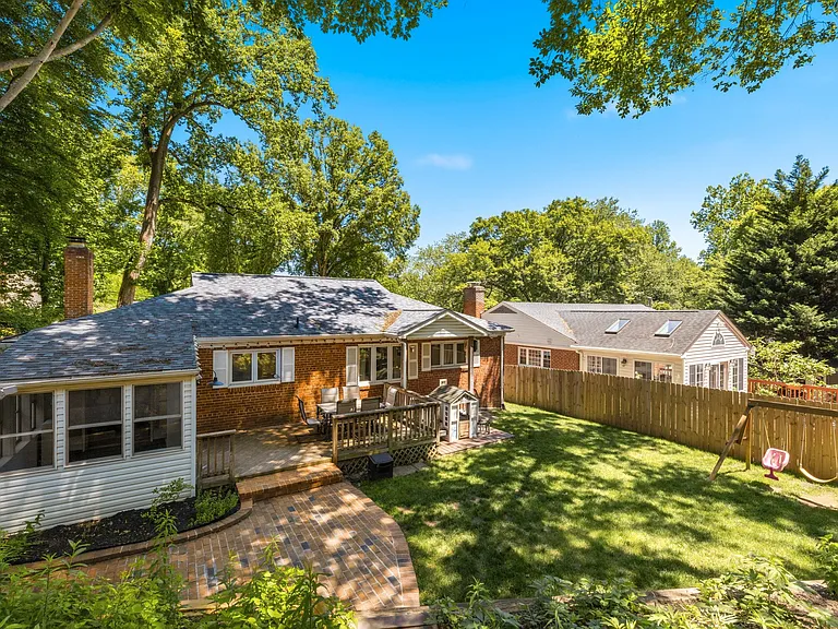 3604 Husted Dr — Photo 31