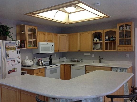 Large kitchen for family and gatherings