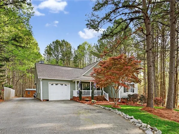 2297 Woods Stream Ln, Asheboro, NC 27205