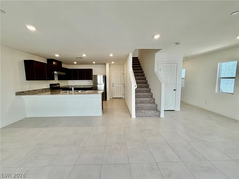 2708 Sundial Crest Ct — Photo 2