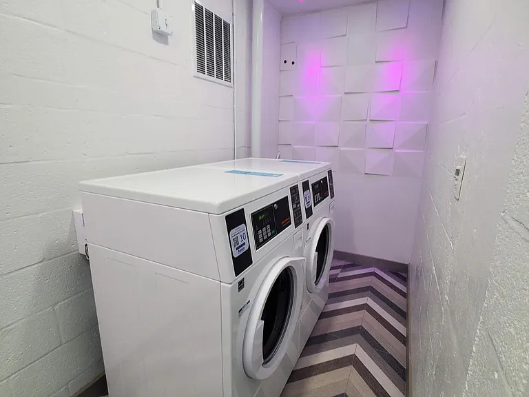 105 S Riverside Dr #402 — Photo 39
