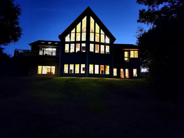 N7182 Mccabe ROAD, Elkhorn, WI 53121