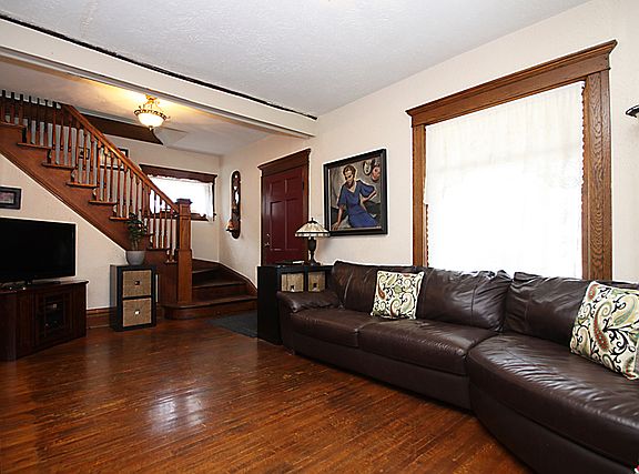 5th image of 1028 W Galena Blvd