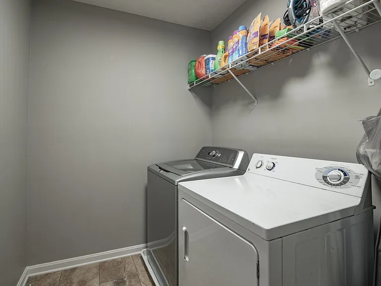 114 Twin Lakes Dr — Photo 28