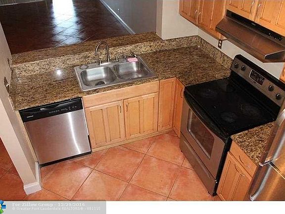 3rd image of 2325 SW 82nd Ter