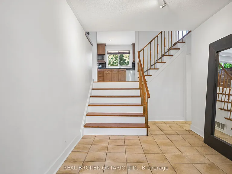 77 Norgrove Cres — Photo 19