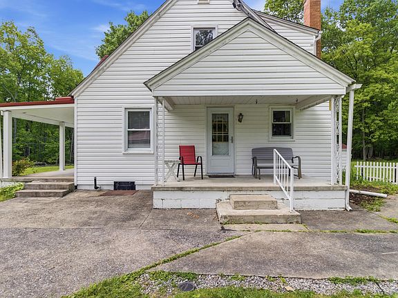 4th image of 220 Small St