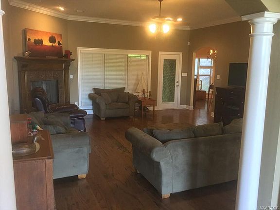 2nd image of 2613 Savannah Dr