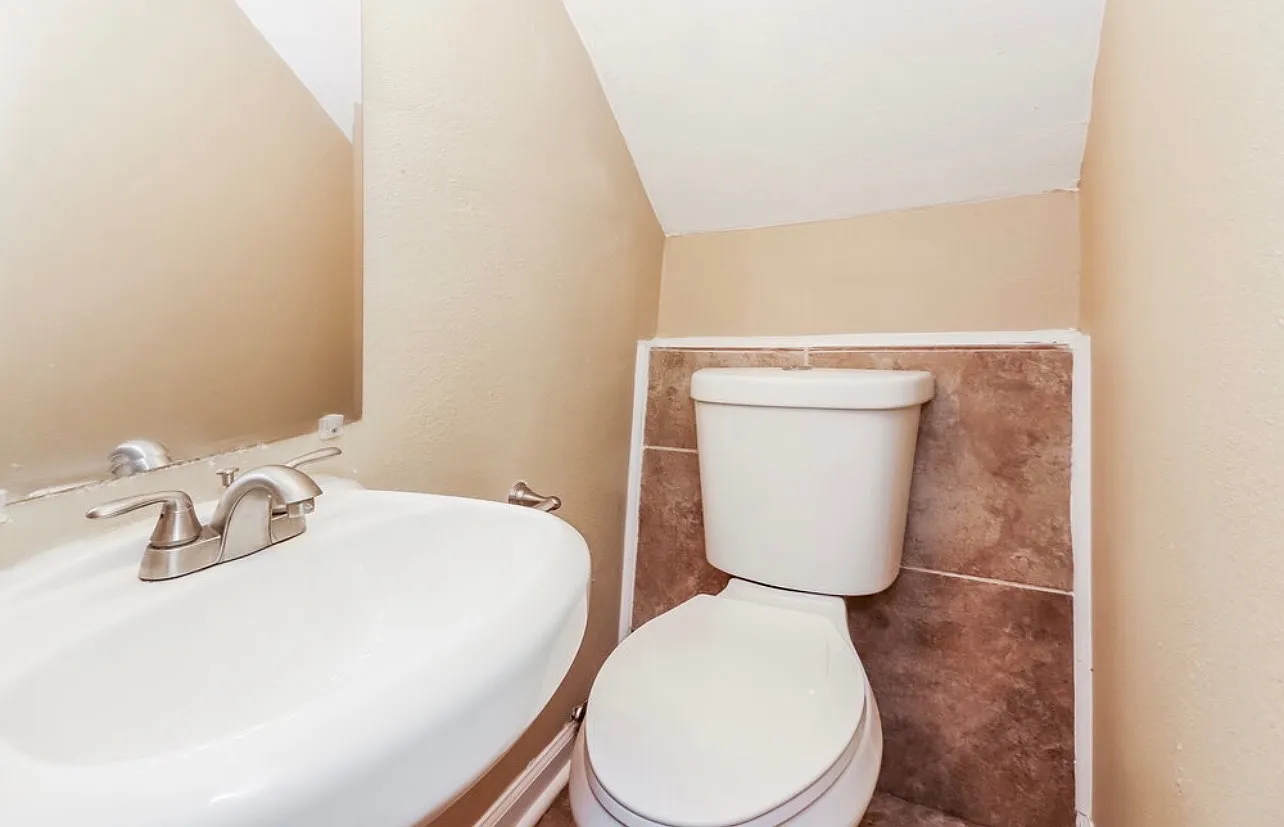 4 bed, 2866 sqft, $1,900 — Photo 4