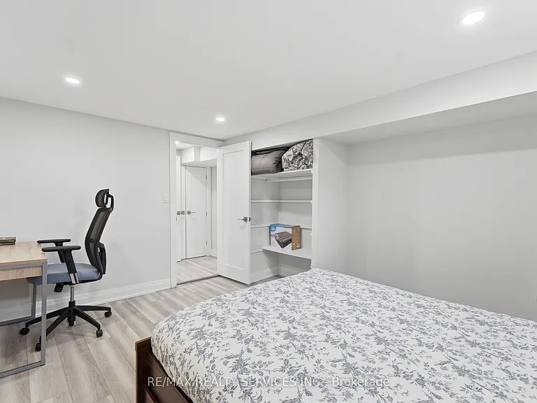 1305 Consort Cres #BASEMENT — Photo 19