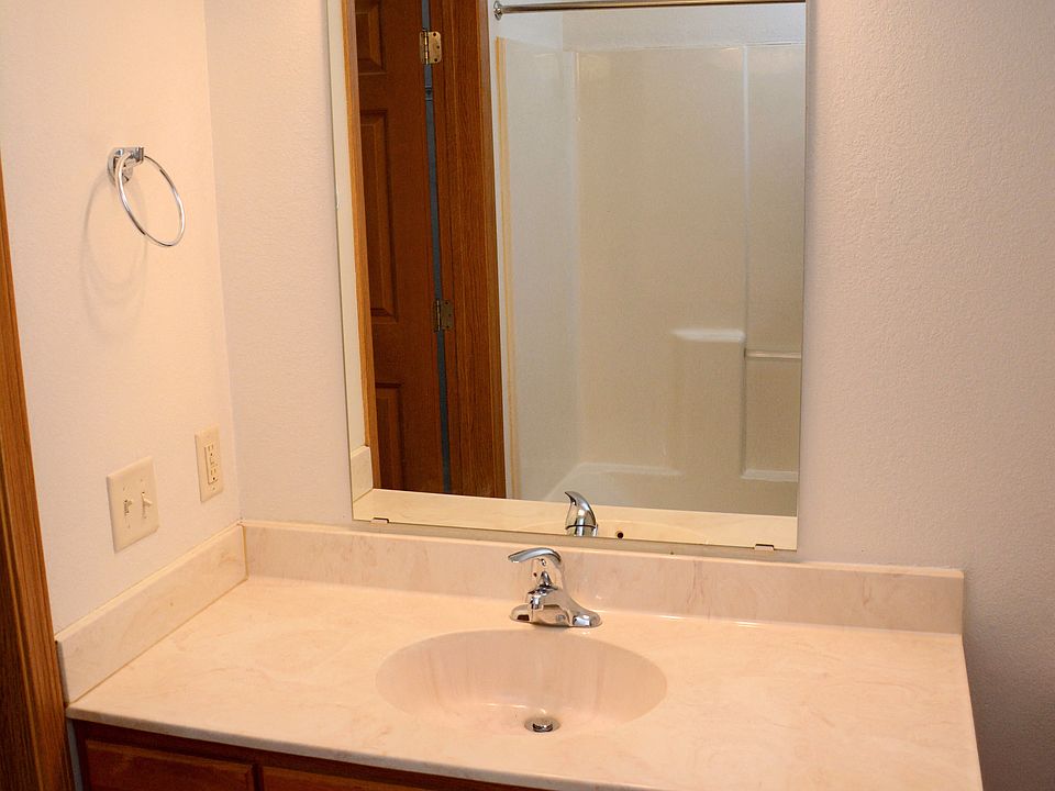 Northridge Apartments Bathroom