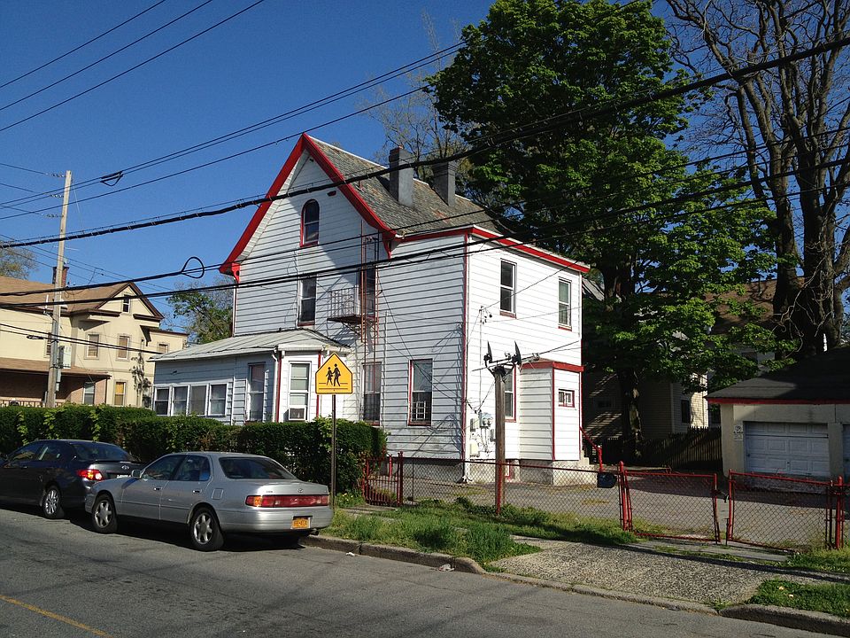 1st image of 102 S 11th Ave