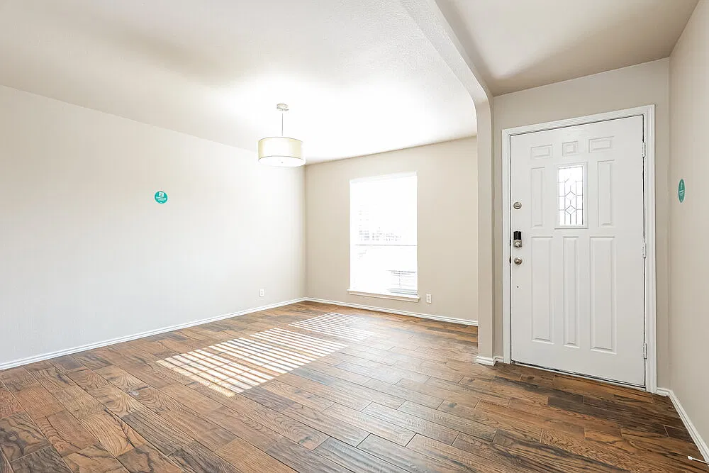 4 bed, 2.5 bath, 2228 sqft, $2,640 — Photo 4