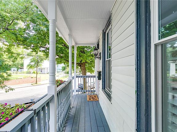 4th image of 1016 Oakwood Ave