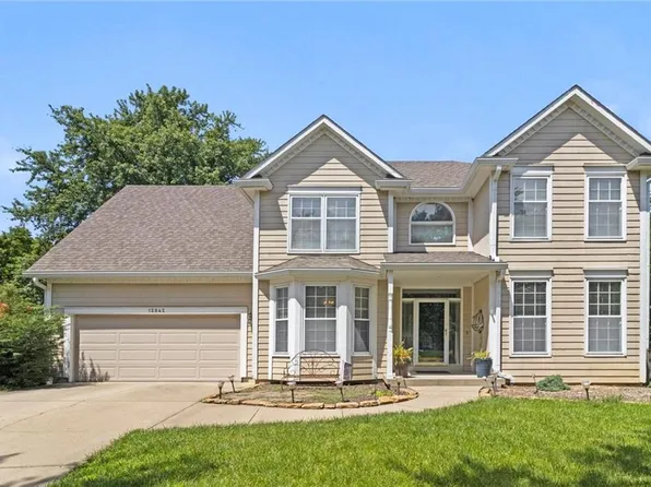 12842 Barton St, Overland Park, KS 66213