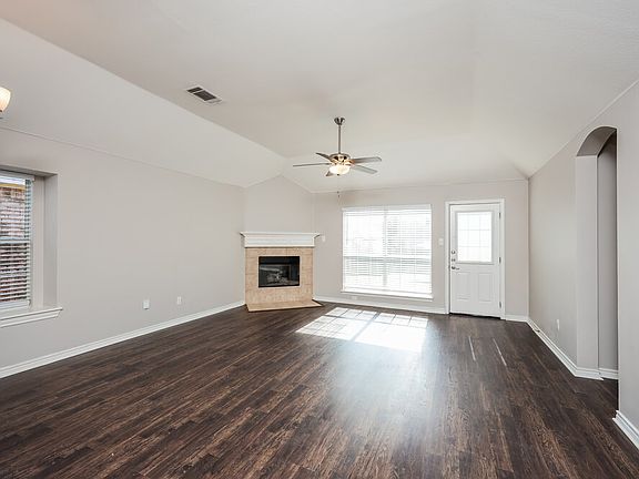 5th image of 1206 Glencoe Dr