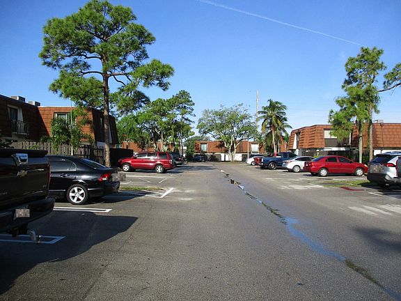 5th image of 2125 White Pine Cir APT B