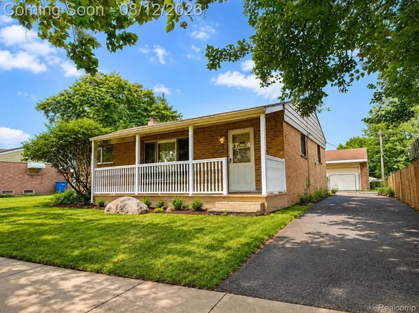 26540 Hoover Rd, Warren, MI 48089