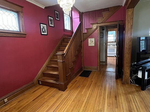 4th image of 519 Palace St