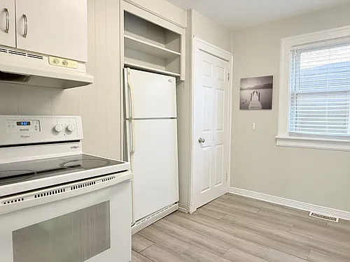 1658 Marentette Ave #1660 Photo 1