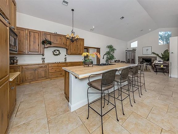 3rd image of 514 Bayside Way