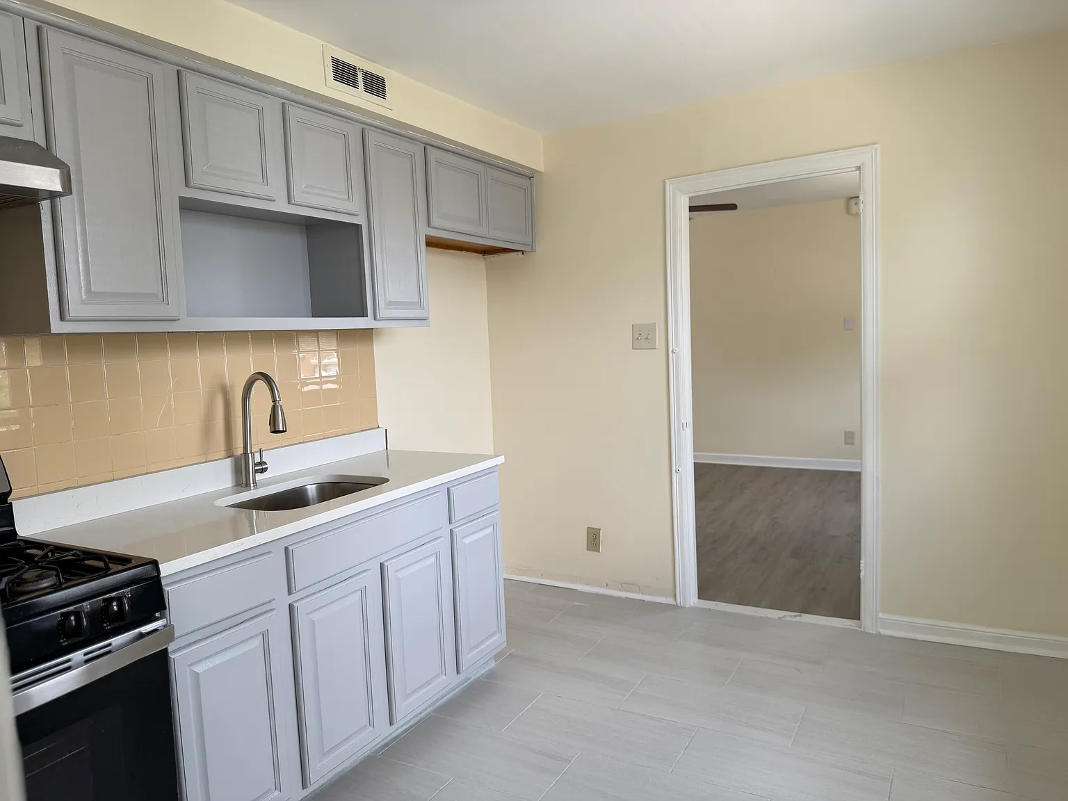 1 bed, 600 sqft, $1,000 — Photo 3