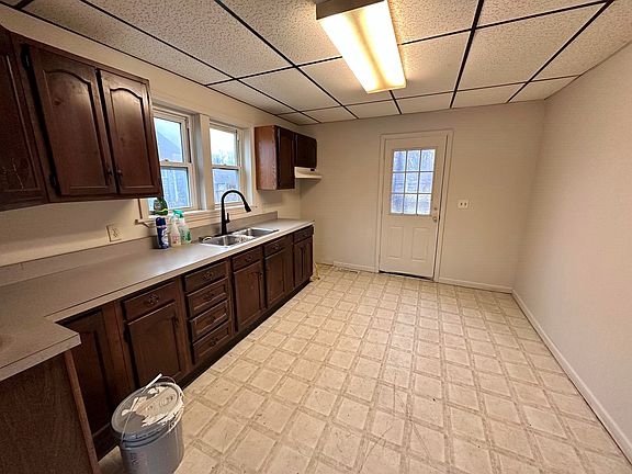 2nd image of 210 E Belle Ave