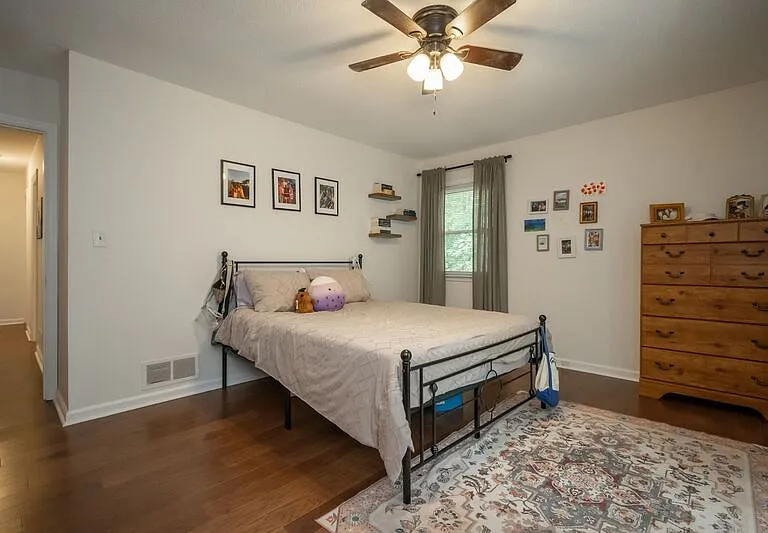 281 Rhodes Dr — Photo 22