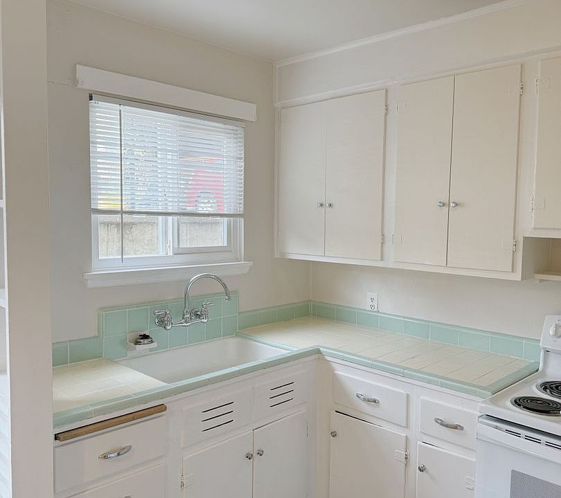 1st image of 5740 SE Milwaukie Ave #43-2