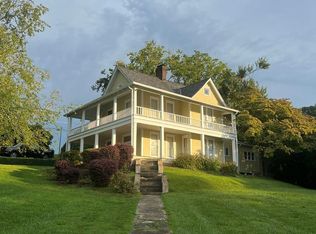 190 McKinney St, Blue Ridge, GA 30513