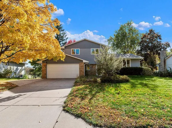 6233 Birchwood Rd, Woodbury, MN 55125