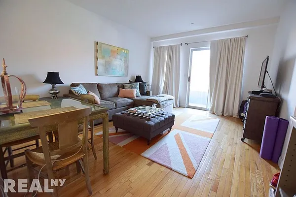 Rented by REAL New York | media 20