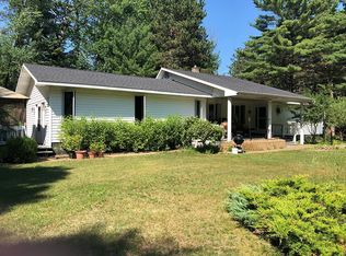 9487 Bay Shore Dr, Gladstone, MI 49837