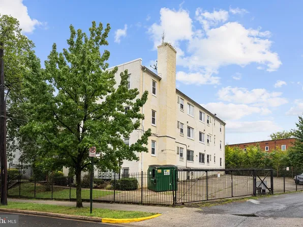 1310 Congress St SE APT 302, Washington, DC 20032