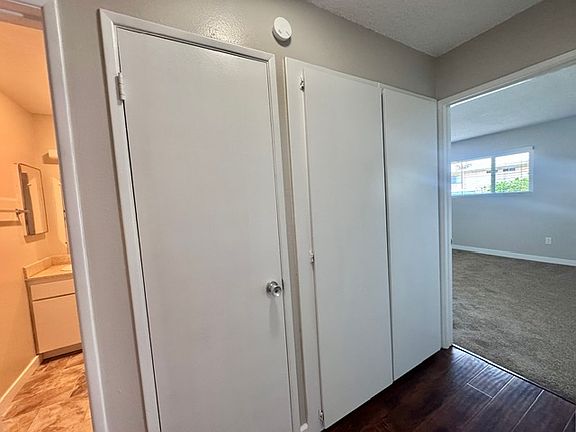 5th image of 5465 Vincetta Ct
