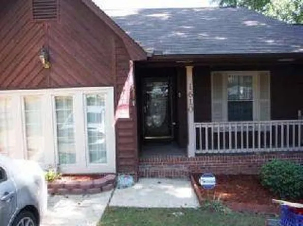 1610 Irwin Cir, Fayetteville, NC 28303