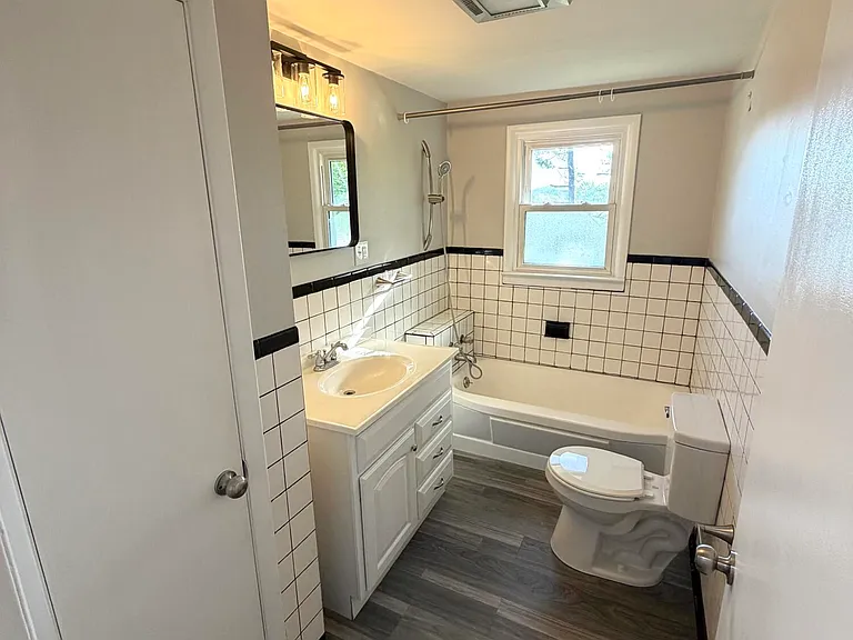 207 Beecher St #1 — Photo 4