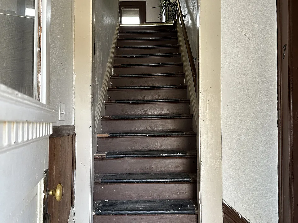 304 W Huron Ave #5