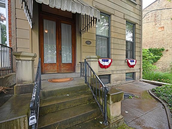 3rd image of 1324 Broadway St #2