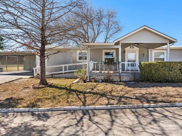 323 Live Oak St, Ingram, TX 78025