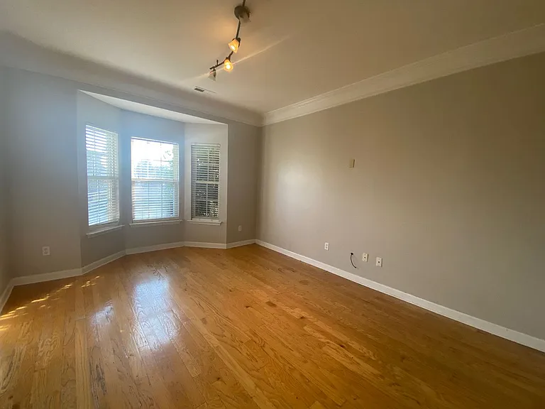 12129 Hampton Place Dr — Photo 10