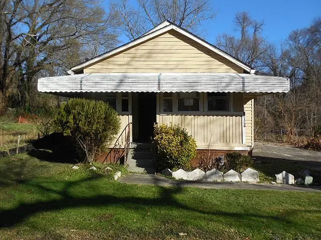 2179 Wingate St SW photo 1