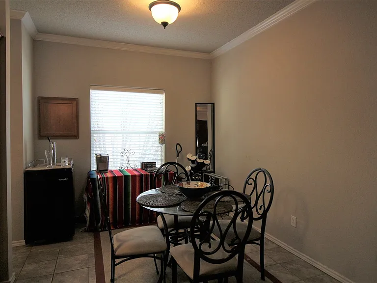 2110 Main St #1 — Photo 9