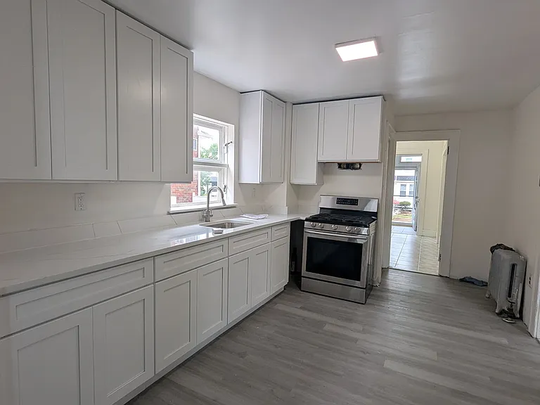 448 Ainsworth St — Photo 6