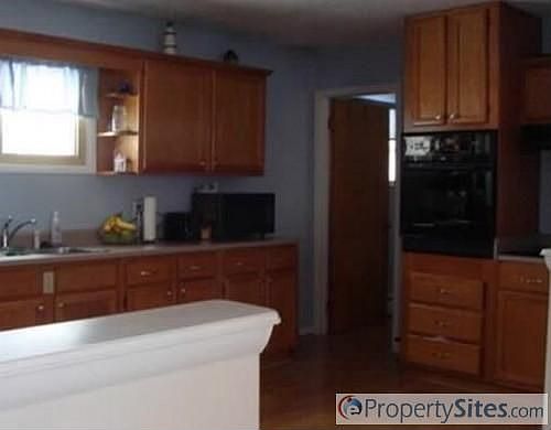 4th image of 242 Meadowlane Dr