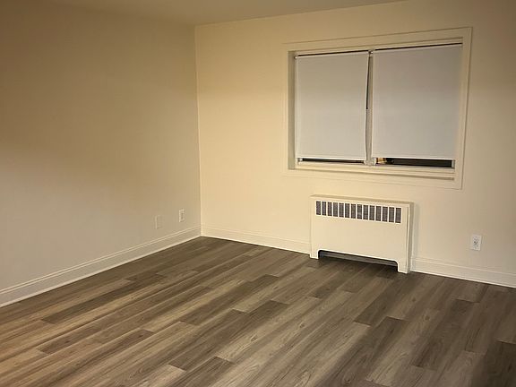 3rd image of 14 Arlo Rd APT 1A