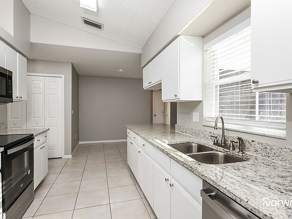 4th image of 2938 Paddington Way